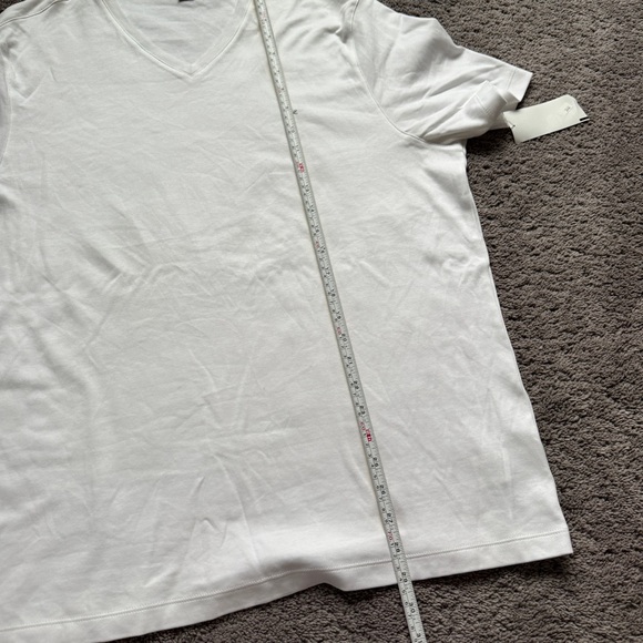 Michael Kors Men‘s White V-Neck T-Shirt - Picture 5 of 6